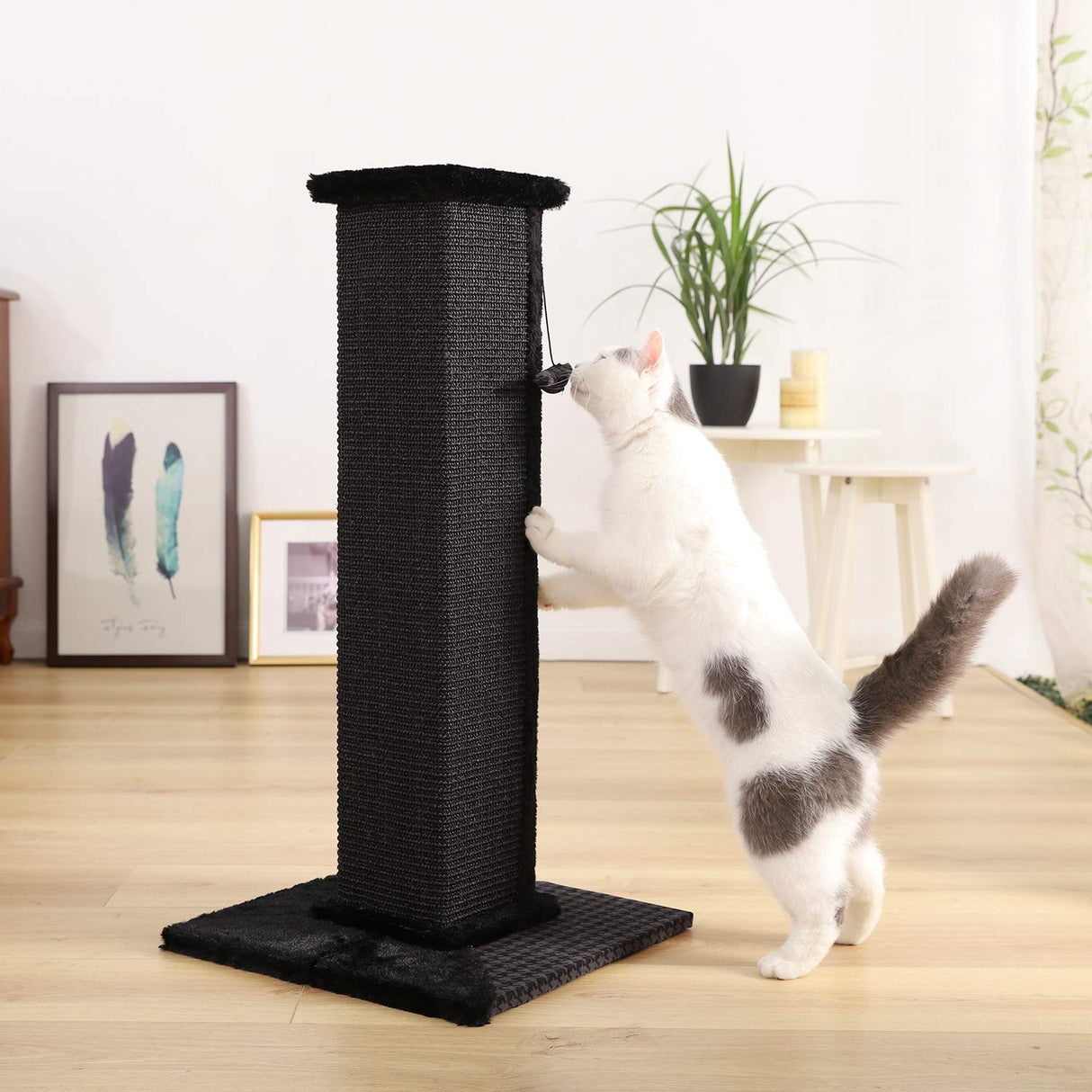 32" Cats Ultimate Scratching Post