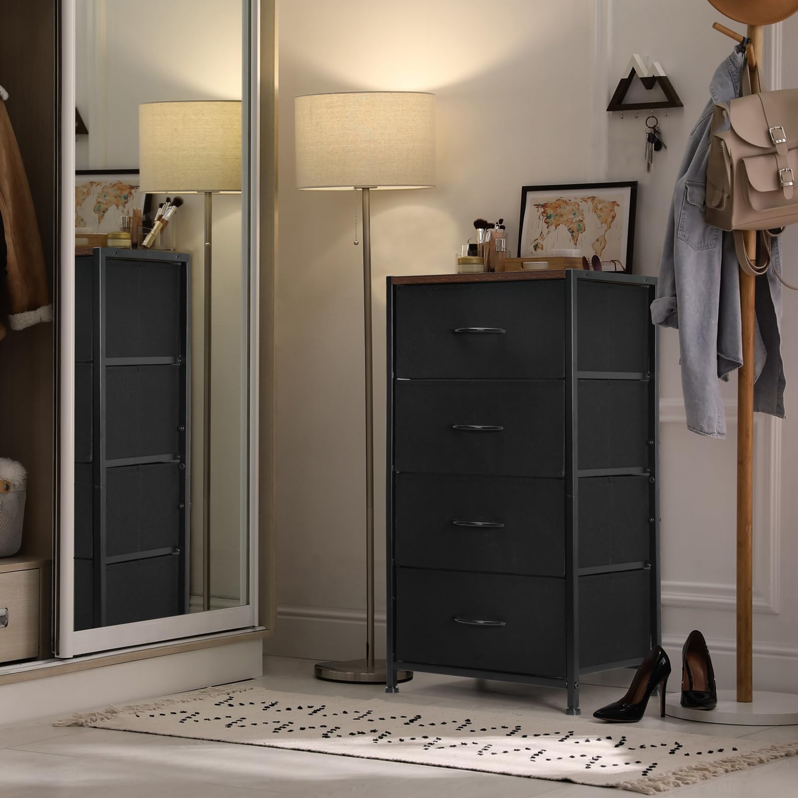 Dresser for Bedroom, Fabric Dresser with 4 Drawers, Small Chests of Drawers for Closet