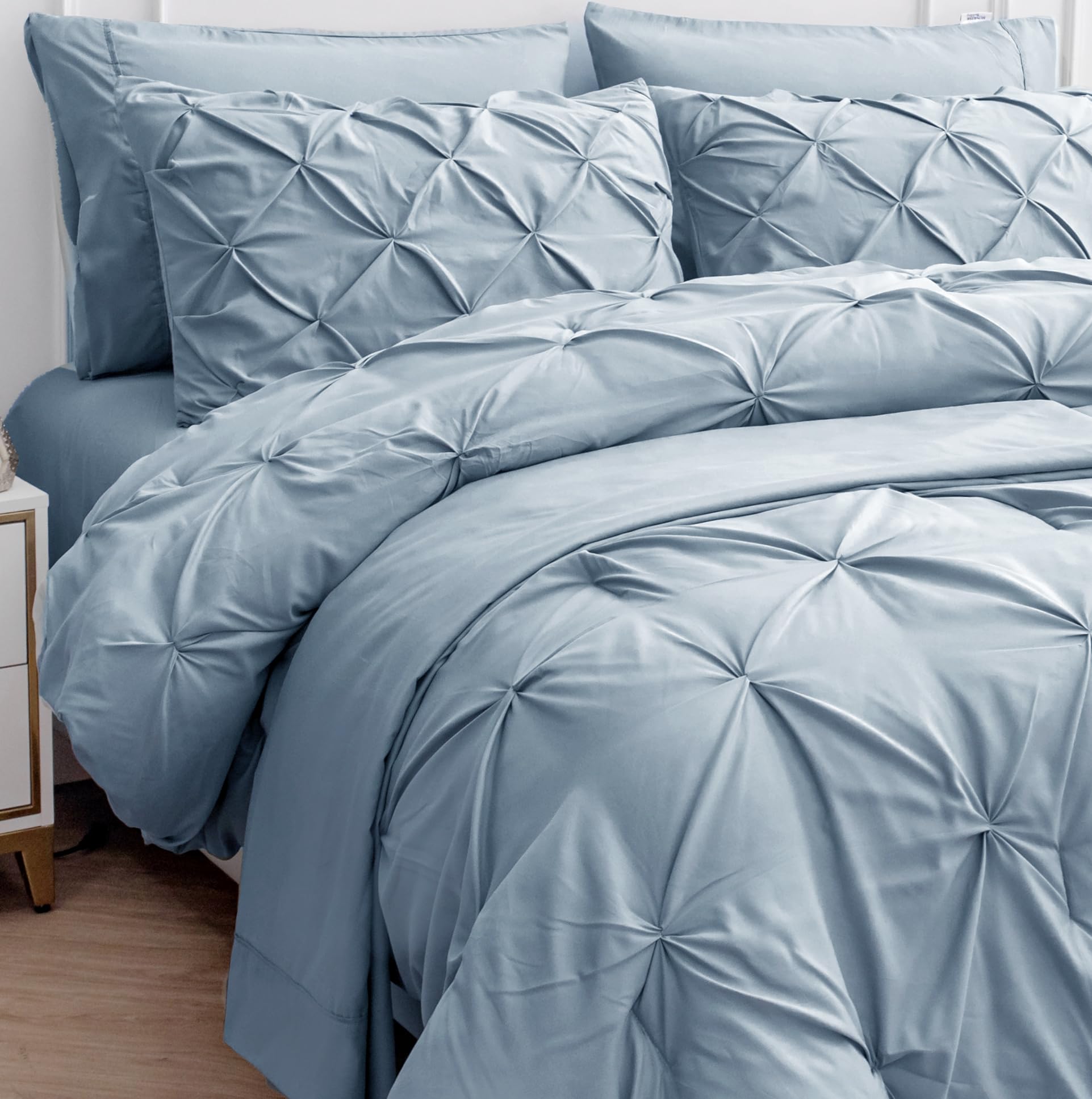 Queen Comforter Set – 7 Piece Bed in a Bag – Pinch Pleated Queen Size Bedding Set