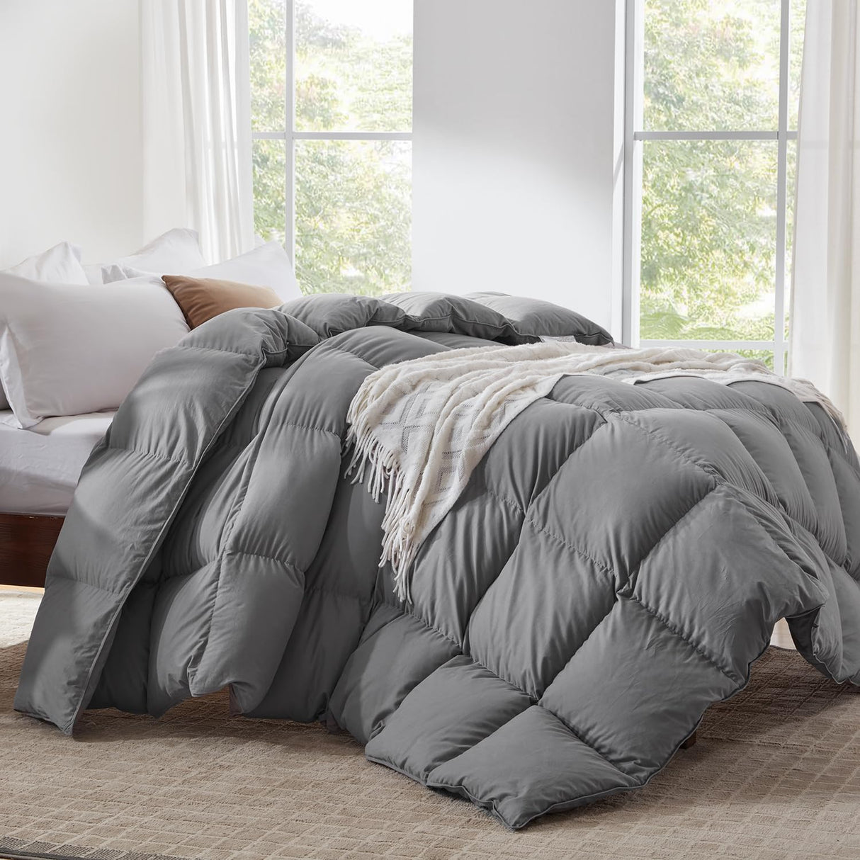 Fluffy Down Comforter King Size，All Season Duvet Insert，Ultra-Soft Cotton Shell