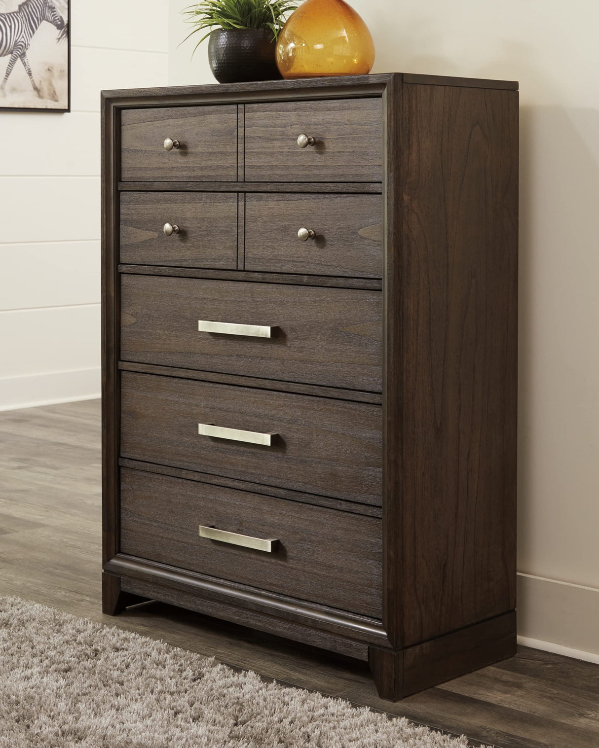 Brueban Transitional Contemporary 5 Drawer Chest with Dovetail Construction