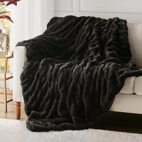 Luxury Ruched Faux Fur Throw Blanket Ultra Soft Cozy Puzzy