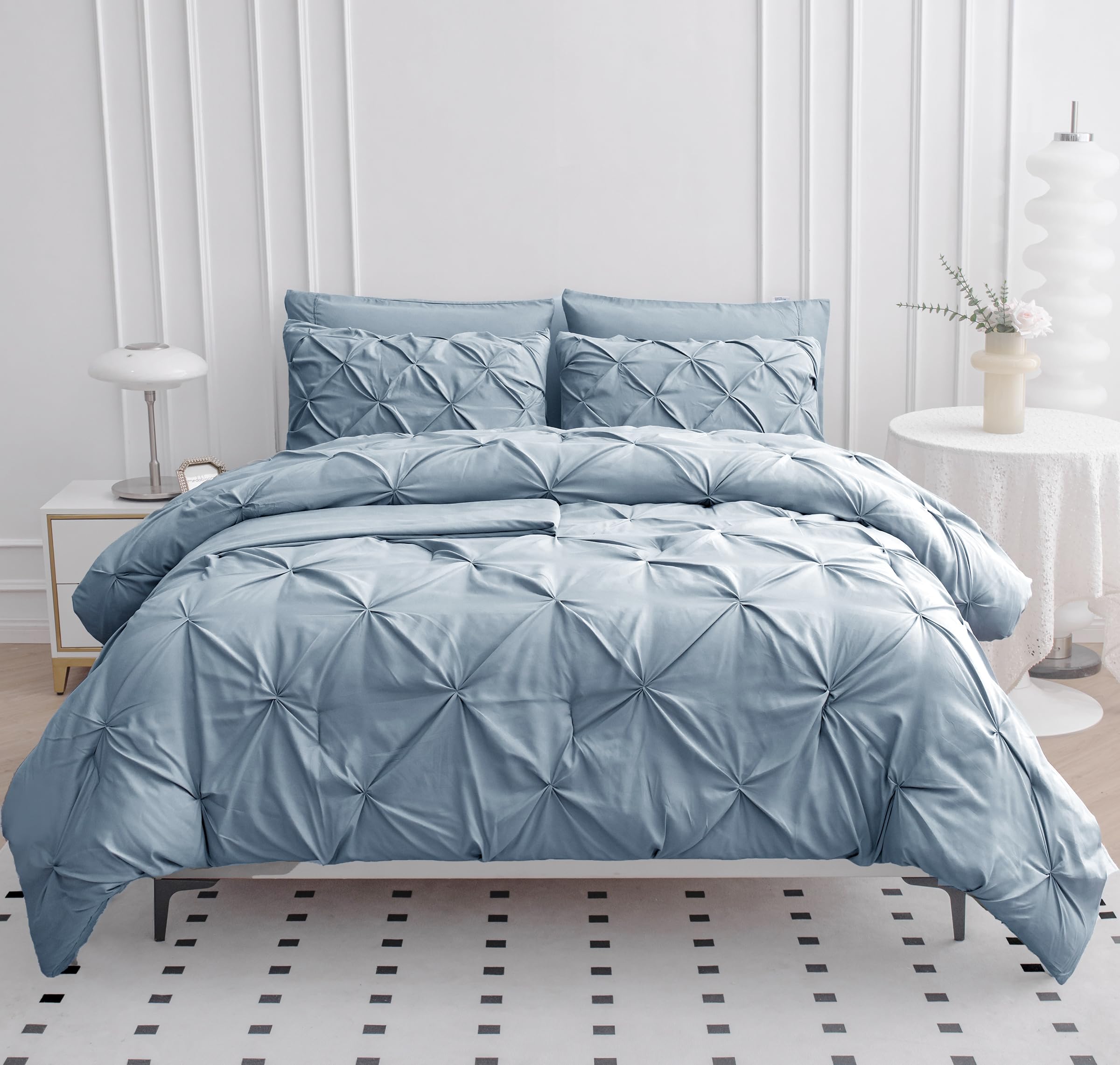 Queen Comforter Set – 7 Piece Bed in a Bag – Pinch Pleated Queen Size Bedding Set