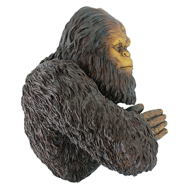 DB583078 Bigfoot The Bashful Yeti Indoor/Outdoor Garden Tree Sculpture
