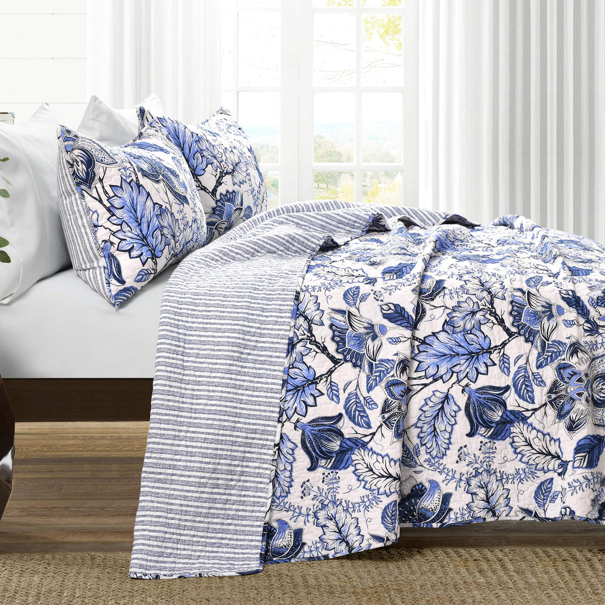 Lush Decor Cynthia Jacobean Quilt 3 Piece Reversible Bedding Set