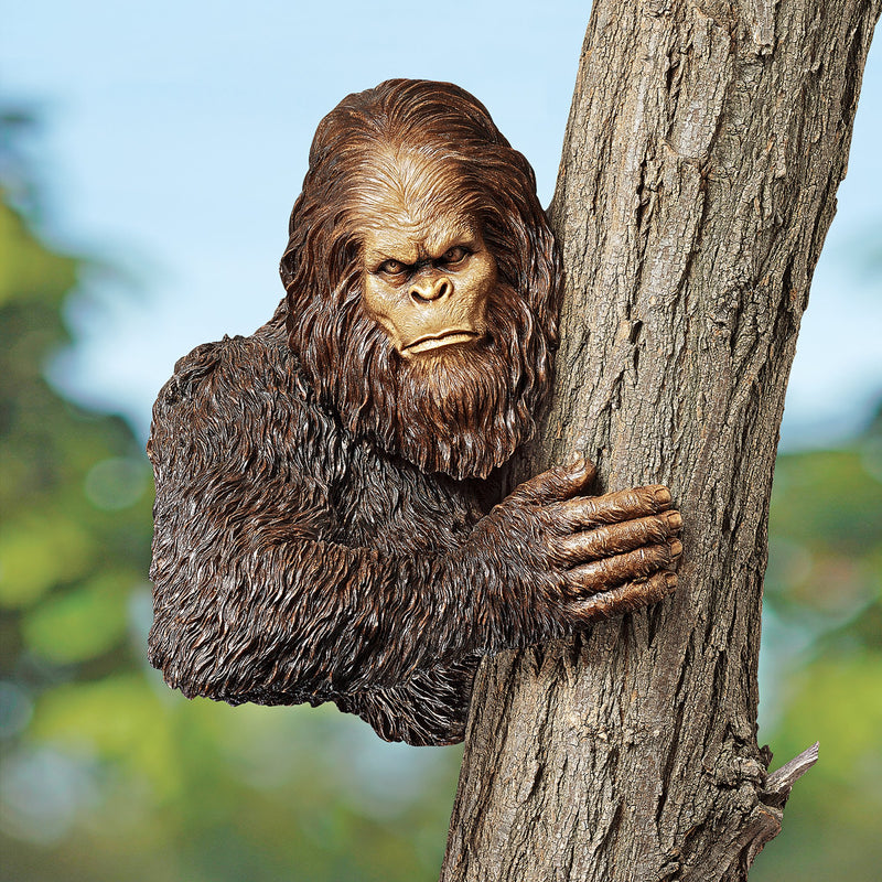 DB583078 Bigfoot The Bashful Yeti Indoor/Outdoor Garden Tree Sculpture